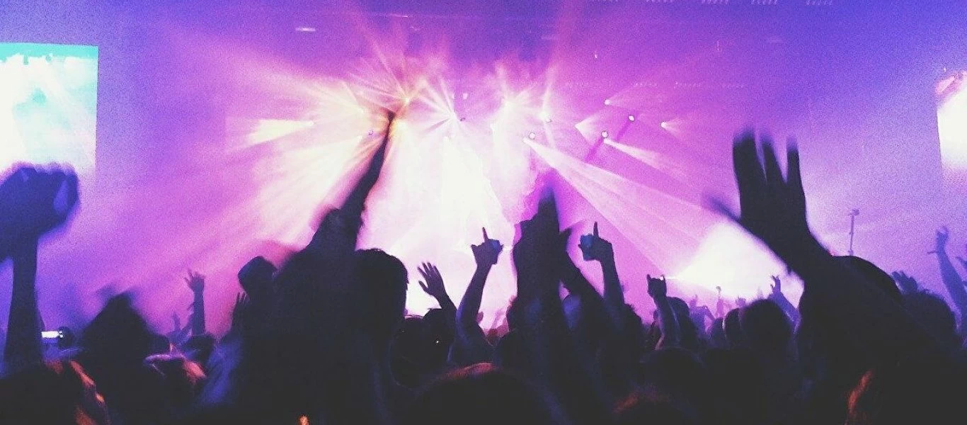 Χαλκιδική: Λουκέτο σε μπαρ λόγω συνωστισμού